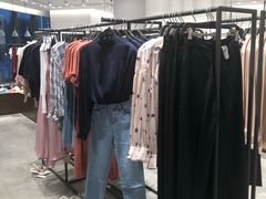 -URBAN REVIVO(上海中庚漫游城店)