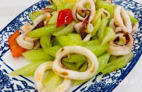 Stir-fried Fresh Squid with Celery
