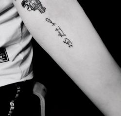 -明星刺青·洗纹身