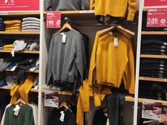 -优衣库(郑州丹尼斯大卫城店)