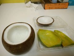 -志龙皇冠吃货椰子铺