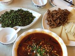 -鑫巴蜀小镇 · 水煮鱼专研店(玉桥店)