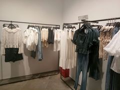 -URBAN REVIVO(上海中庚漫游城店)