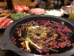 -黄潇洒老火锅(九眼桥宏济巷店)