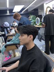 -藤野造型专业烫染接发