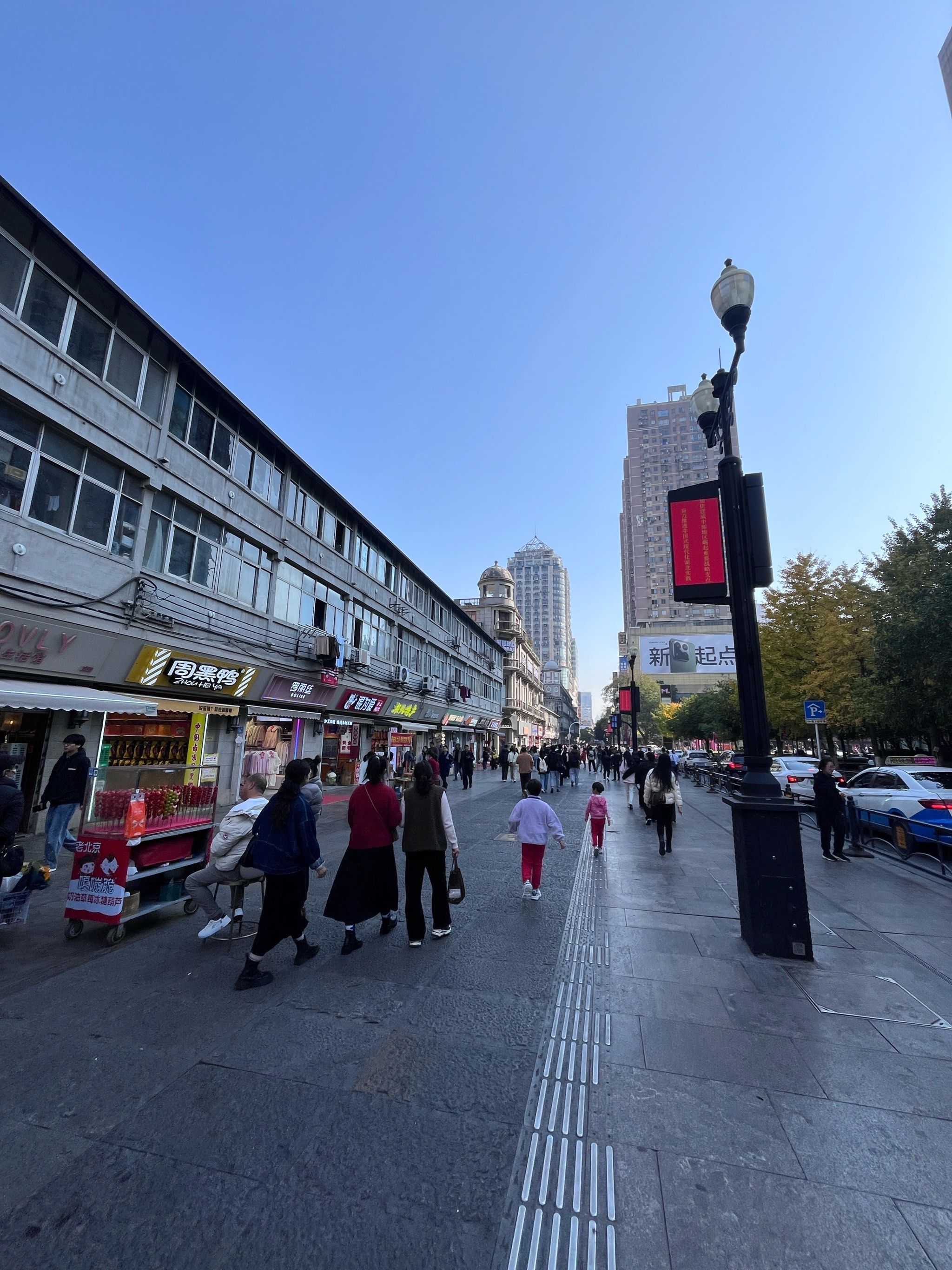 此时此刻江汉路的街景!好美!