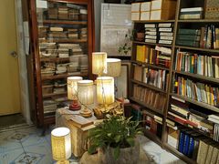 -邊城書店