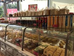 面包甜点陈列柜-面包新语(吾悦国际广场店)