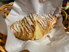 黄金流奶羊角-麦田工坊(月湖店)