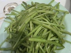 -老街烧烤大排档·地道湖北菜·龙虾馆(汉口火车站店)
