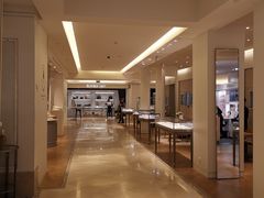 -乐蓬马歇百货公司(Rive Gauche)