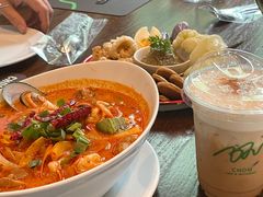 -Chom Cafe and Restaurant