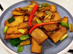 腊八蒜炒杏鲍菇-新加坡瑞珍•海河观景餐厅