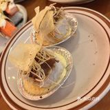 其中包括一道特别的盖饭和一份最顶有钱人套餐
