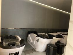 -罗亚帝造型·烫发染发