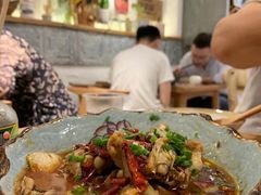 辣卤牛蛙-十面欢腾·海鲜面·台式Bistro(长乐路店)