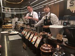 -星巴克臻选(上海虹桥新天地三店)