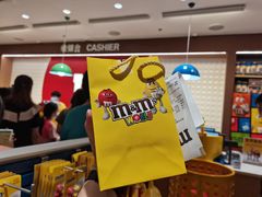 -m豆巧克力世界(上海世茂广场店)