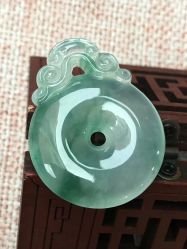 -北京七彩云南翡翠珠宝旗舰店(月坛店)