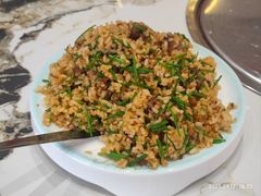 沙葱牛肉炒饭-撒拉人家.酸菜牦牛肉火锅