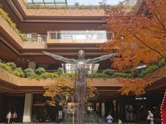 -瑞虹新天地月亮湾