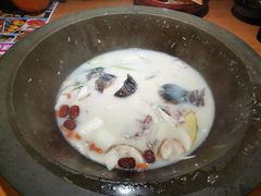 -咕嘟草帽鱼·牛奶一样的鲜鱼汤(包河万达广场创始店)