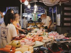 -吴山路夜市