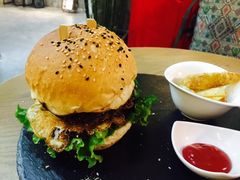 -HIGH FIVE哈福手工汉堡(桂林路店)