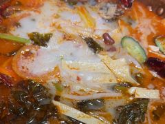 -洱火云南酸菜牛肉火锅(石景山当代商城店)