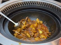 -巧婆婆特色东北菜·铁锅炖