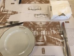 -Majestic Café