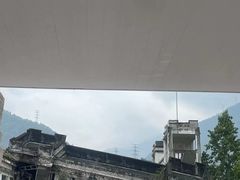 -四川汶川特大地震漩口中学遗址