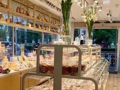 面包甜点陈列柜-好利来(七宝领展广场店)