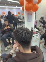 -MOVAN  HAIR莫凡匠人发型屋