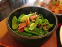 腊肉炒小金瓜-紫滇源云南生态菜(丹凤街店)