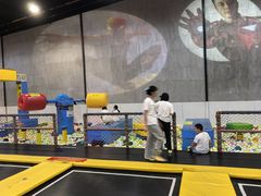 -极限Jump蹦床·新潮玩运动世界·室内乐园·团建·派对中心