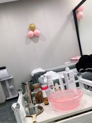 -苗方清颜专业祛痘·皮肤管理