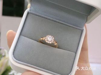 好后悔，这个款式1克拉感觉太大了~