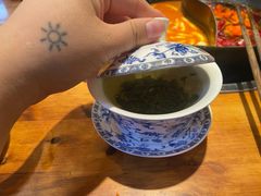 -憨孃孃·重庆老火锅(红山黑金店)