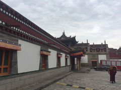 -塔尔寺游客服务中心