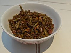 -阿瓦山寨·湘菜现炒·剁椒鱼头王(咸阳总店)