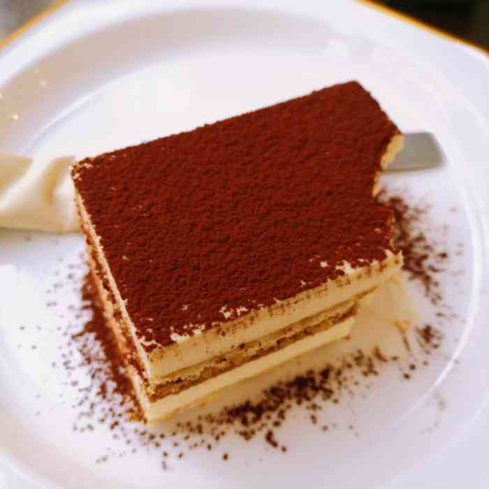 用店里的棋盘跟小伙伴下了一下午五子棋,害,, 「芝士蛋糕」「提拉米苏