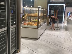 面包甜点陈列柜-奈雪的茶(华侨城创意园店)