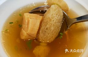 Soybean and Bamboo Pith Stewed Shark's Fin