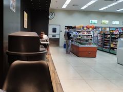 -全家便利店(江湾镇站店)