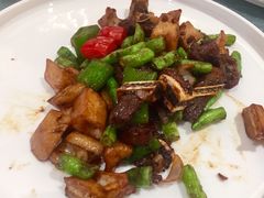 莲藕豆角牛仔骨-喜宴又一村·粤菜·茶点·海鲜(壹方天地店)