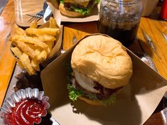 -BURGER BRO'S
