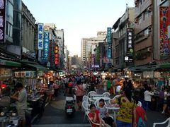 -六合夜市