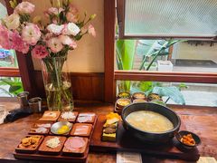 -银米·云南传统过桥米线(双廊黑金冠店)