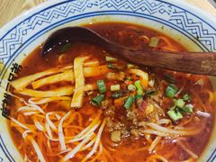 -魔都三兄弟酸辣粉·蘸卤炸串(虹桥万科店)
